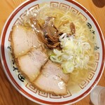 中華そば専門 田中そば店 東京オペラシティ店 - 透き通ったスープ