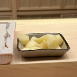 鮨 陸 - ガリは辛口