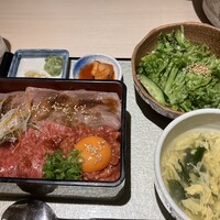 牛刺しと焼肉 仔虎 クリスロード店 - 