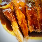 大阪府庁食堂 - 分厚くはないけどお値段的にこんなもんでしょう
