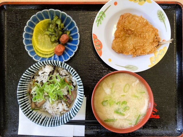 大衆食堂 半田屋 西多賀店（はんだや） - 富沢（日本料理）の写真