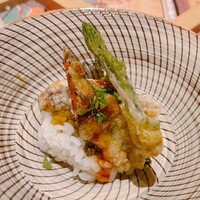 銀座 結絆 - 子持ち蝦蛄の天ぷら