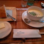 海鮮フランス料理 尾野 - スープとパン