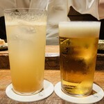 鮨処 一石三鳥 - 20250523鶴梅 完熟にごりソーダ割980円・生ビール（アサヒ）880円
