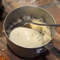 Seafood bar Ermitage 代々木店 - とろサーモンレアカツ丼③