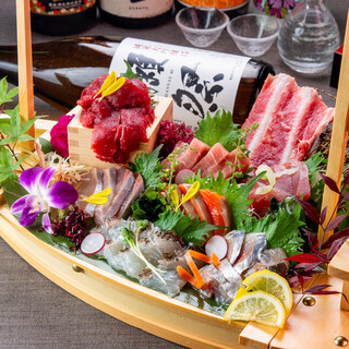 職人がふるう逸品料理を個室でゆっくり味わえる。