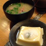 Sushi Ryuu - 小鉢は玉子豆腐、甘エビの頭２個入り三つ葉の味噌汁