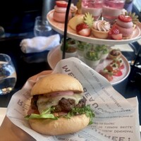 DINING & BAR TABLE 9 TOKYO - 