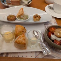 スプレンディード - スコーンが温かいうちにセイヴォリーから