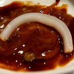 やきや - その中に「いか刺身」を絡めていただく