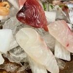 しんのすけ - 造り…初かつお、真鯛
