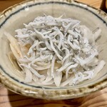 しんのすけ - しらすと新玉ねぎ