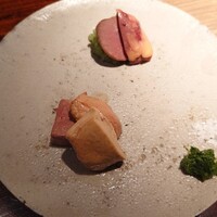 炭焼 TORI8 - コンフィ 黒帝、ホロホロ鳥、愛知鴨の肝 名古屋コーチンの心、砂肝