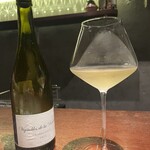 バール ア フロマージュ スーヴォワル - 文句のつけどころがない白　このグラス、意外と量がたっぷり入ってます