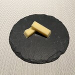 バール ア フロマージュ スーヴォワル - たぶんサービスで出してくださった、コンテに見えるけどたしかコンテではないとおっしゃっていたハード系チーズ