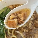 咸亨酒店 - 魯肉は、茨城県ブランド豚「常陸の輝き」のバラ肉と肩ロースを使い、米菱醤油・八角などで味付けするそうです