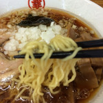 丸幸 - 極細麺に近い、やや縮れ麺