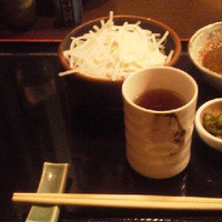 牛幸 本店 - まずサラダから来ます。