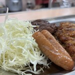 ターバンカレー - Lセット中（ウィンナー・ロースカツ・ハンバーグ）