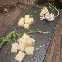 grigio la tavola - 