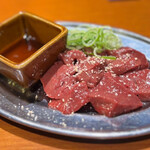 焼肉 隼 - ◯新鮮炙りレバー¥1,200(外税)
…角が立った新鮮な牛レバー♪