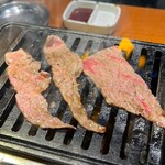 焼肉 隼 - 焼いてます〜