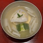 おおたに - 【椀物】浅利真丈　白ずいきの薄葛仕立て