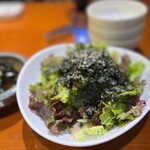 焼肉 隼 - ◯チョレギサラダ¥780(外税)
…サニーレタス、タマネギ、キュウリチョレギサラダにも
韓国海苔が山盛りで嬉しい♪(^^)