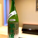 鮨 十兵衛 - おまかせ＃１ 三宅彦右衛門酒造（福井県）の早瀬浦 純米吟醸 限定生原酒。 フルーティーで繊細なインパクトから、濃厚な旨味が広がる旨味たっぷりな純米吟醸。