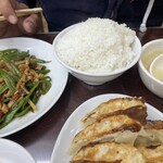 満洲園 - 青椒肉絲・餃子10個セット