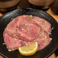 ホルモン焼肉 富や 栄店 - 