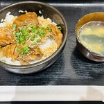焼肉とハンバーグ専門 神戸牛衛門 - 熟成ハラミ丼と玉子ワカメスープ