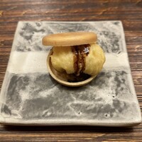 料理屋まえかわ - 伝助穴子の天麩羅　フォアグラ　マンゴーチャツネの最中