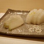 鮨 やすみつ - べったら漬け 搾菜