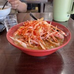 みそ膳 - 料理写真:ピリ辛ねぎ味噌ラーメン。もう赤通り越してピンク