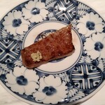 銀座焼肉 Salon de AgingBeef - 三角バラ（ワサビを付けて）