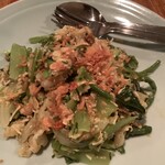 ブリ・マデ - Urab(ゆで野菜のココナッツ和え)