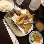 天吉 - ご飯としじみ椀とお新香もついてます♡