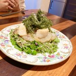 創作料理Ryota  - 富山湾直送氷見天然ヒラメとヒラマサと奄美産海ぶどうのカルパッチョ