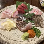 西中洲 海鮮酒場 すぅ - 刺身の盛り合わせ