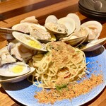 創作料理Ryota  - 千葉九十九里産活はまぐり1kgと九条ネギのスパゲティーニ自家製カラスミがけ