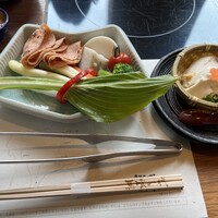 飛騨牛一頭家 馬喰一代 銀座 - 野菜スティックと自家製豆腐
