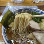 とら食堂 - 【ワンタン麺＝自家製手打中細平縮れ麺】