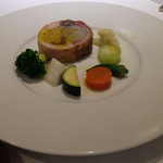 レストラン アラジン - ホロホロ鳥とフォアグラ、石川芋、牛蒡のガランティーヌ
      2014-8
      
