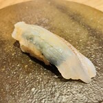 すし処 ひさ田 - 【写真⑨】鱚(和歌山県)、海苔挟み