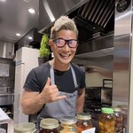 焼肉 ホルモン Beef Boss - 店主(テヨン氏)