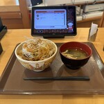 すき家 - 料理写真:白髪ネギ牛丼&味噌汁　2024/12/17