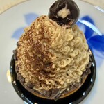 やまもと菓子店 - モンブラン　　アマレーナが印象的な一皿