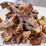 館山美食倶楽部 - 2025.5 スペアリブ香草焼き 地物新にんにく ローズマリー