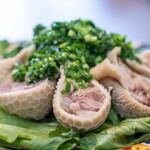 館山美食倶楽部 - 2025.5 羊トリッパの羊肉包み 韮と実山椒のソース